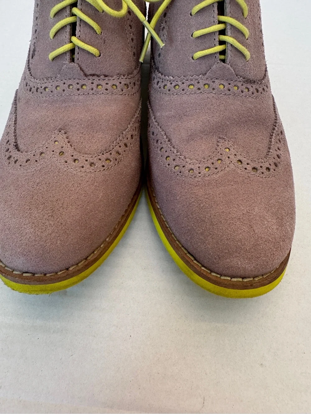 Cole Haan Womens Alisa Oxfords Taupe Suede Neon Yellow Brogue Wingtip Size 9.5